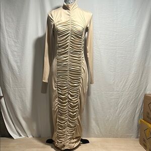 NWOT Pretty Little Thing Elegant Cream Ruched Maxi Dress Size 6